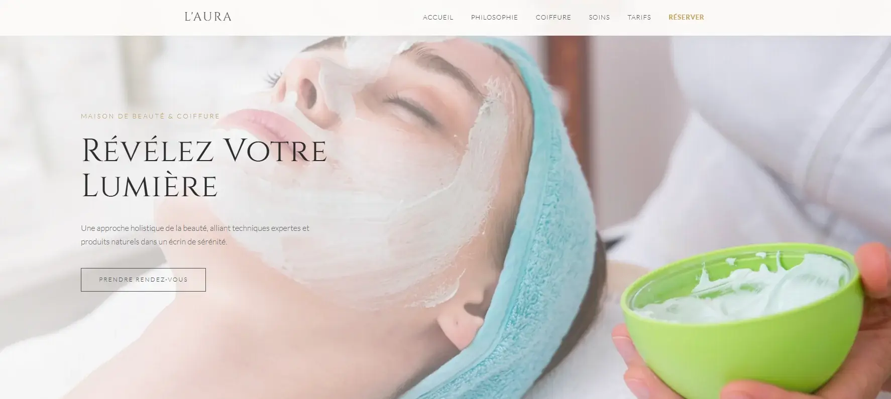 L'Aura — site vitrine institut spa et soins, univers sensoriel zen, réservation soins en ligne, par Lyrge